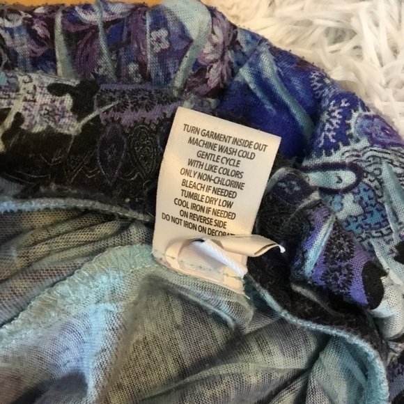 ROZ & Ali 1X keyhole tie front with cape sleeves floral lace detail in b… - Picture 6 of 14